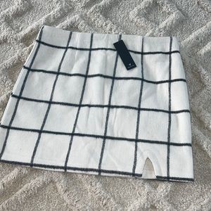Lulus white and black striped skirt